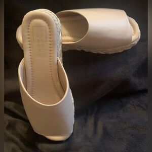 SHUSHOP ladies LIZZIE tan faux leather jute wedge slip on sandal size 9 LNWOT